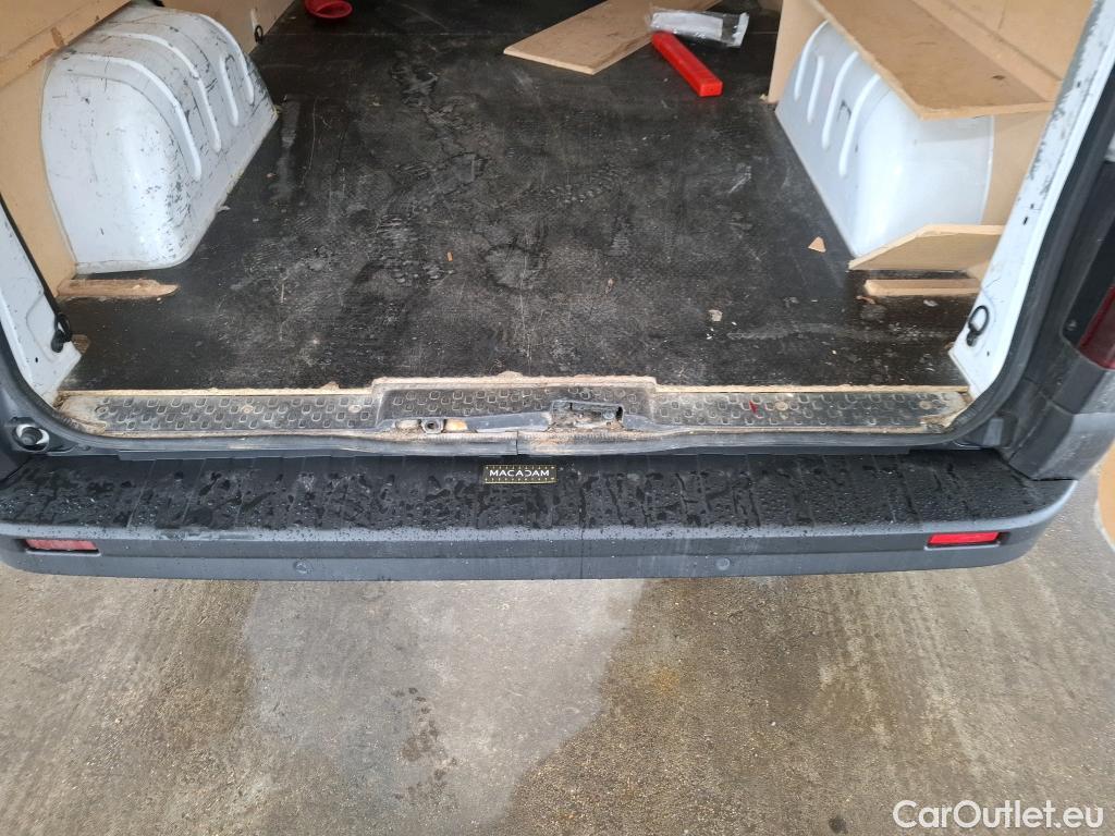  Renault  Trafic  Fourgon L2H1 3T Grand Confort 2.0 dCi 130CV BVM6 E6d #84