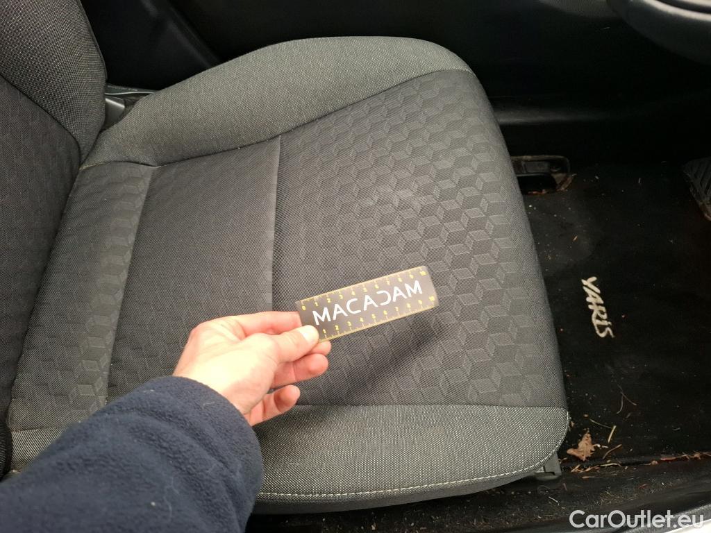  Toyota  Yaris TOYOTA  Hybride / 2019 / 5P / Berline Hybride 116h Dynamic Business Beyond Zer #26