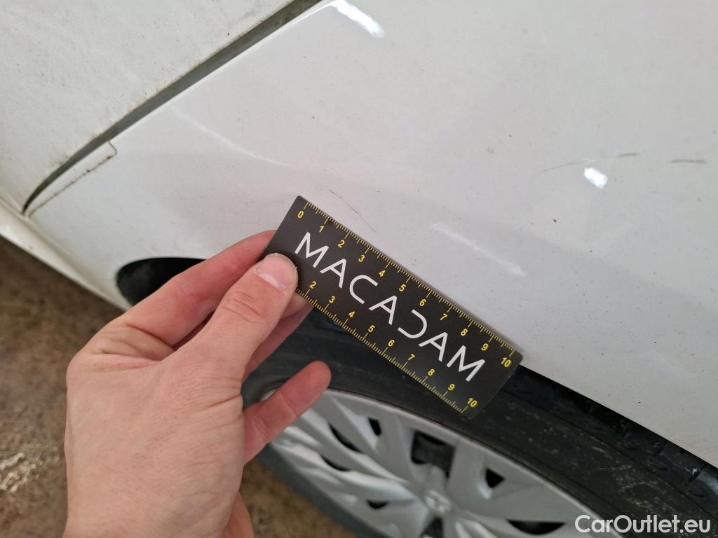  Toyota  Yaris TOYOTA  Hybride / 2019 / 5P / Berline Hybride 116h Dynamic Business Beyond Zer #38