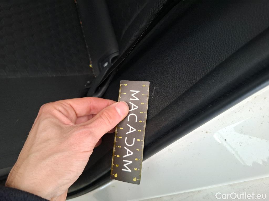  Toyota  Yaris TOYOTA  Hybride / 2019 / 5P / Berline Hybride 116h Dynamic Business Beyond Zer #20