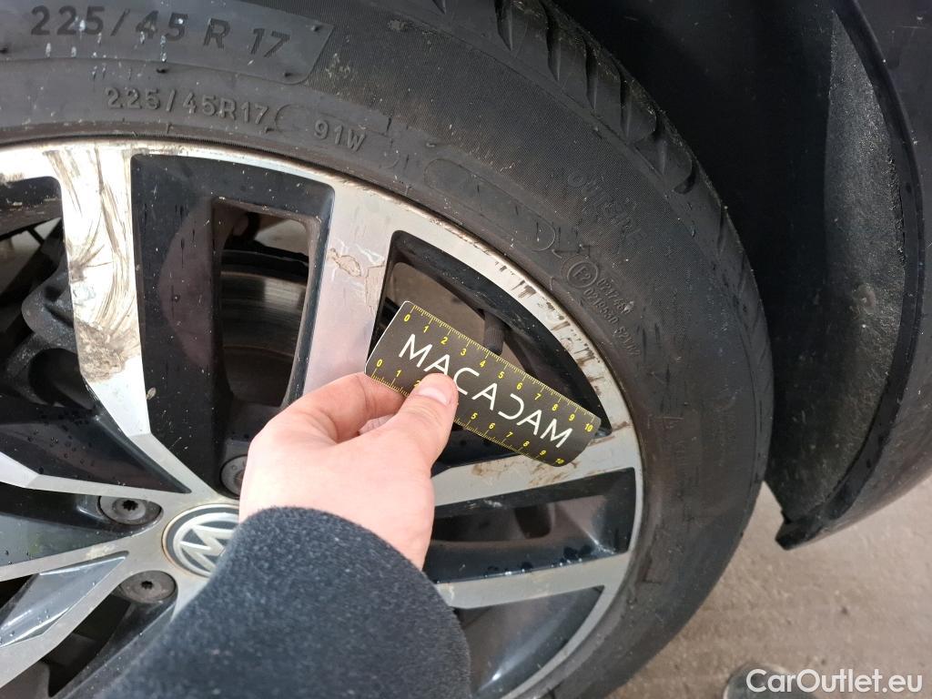  Volkswagen  Golf  VOLKSWAGEN 5p Berline 1.6 TDI 115 DSG7 Confort Business BMT #52