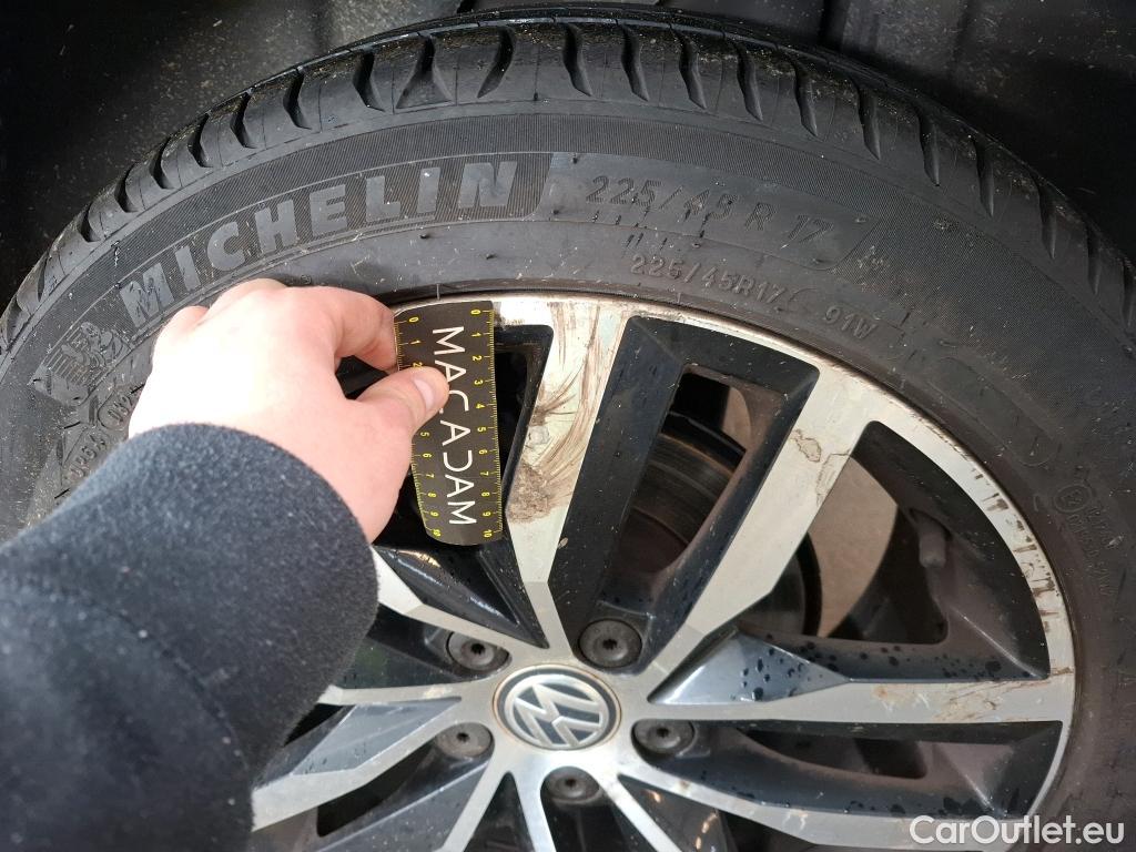  Volkswagen  Golf  VOLKSWAGEN 5p Berline 1.6 TDI 115 DSG7 Confort Business BMT #51