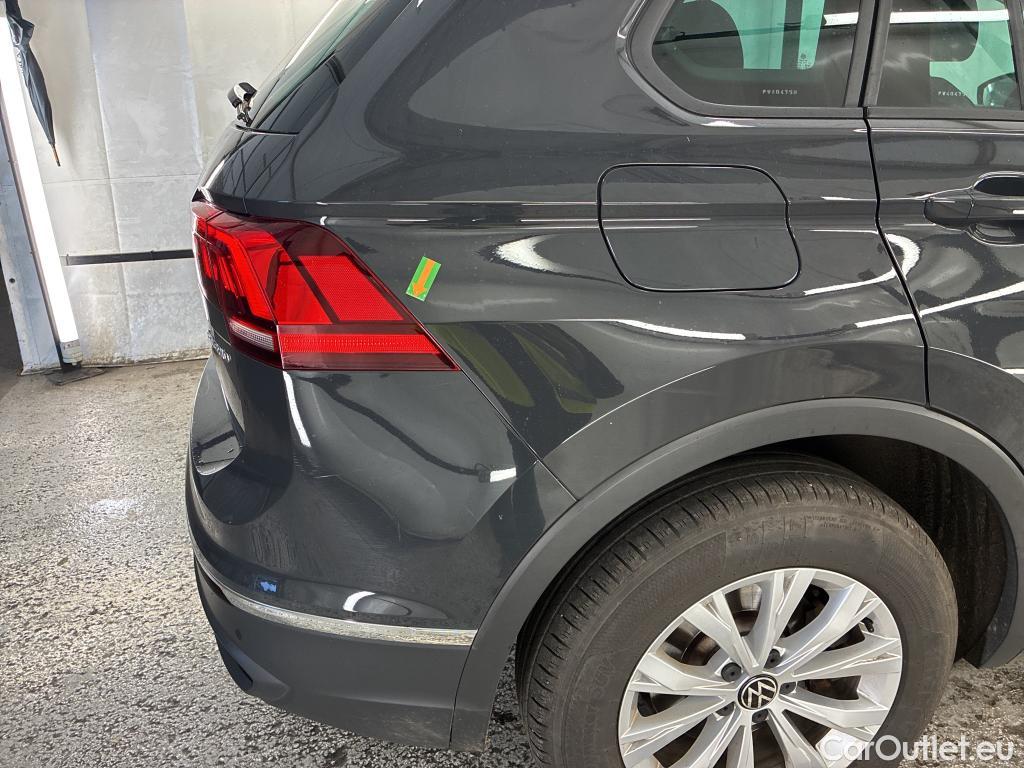  Volkswagen  Tiguan VOLKSWAGEN  / 2020 / 5P / SUV 1.4 eHybrid 245 DSG6 Life Business #25