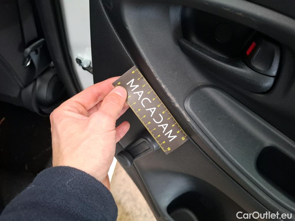  Toyota  Yaris TOYOTA  Hybride / 2019 / 5P / Berline Hybride 116h Dynamic Business Beyond Zer #24