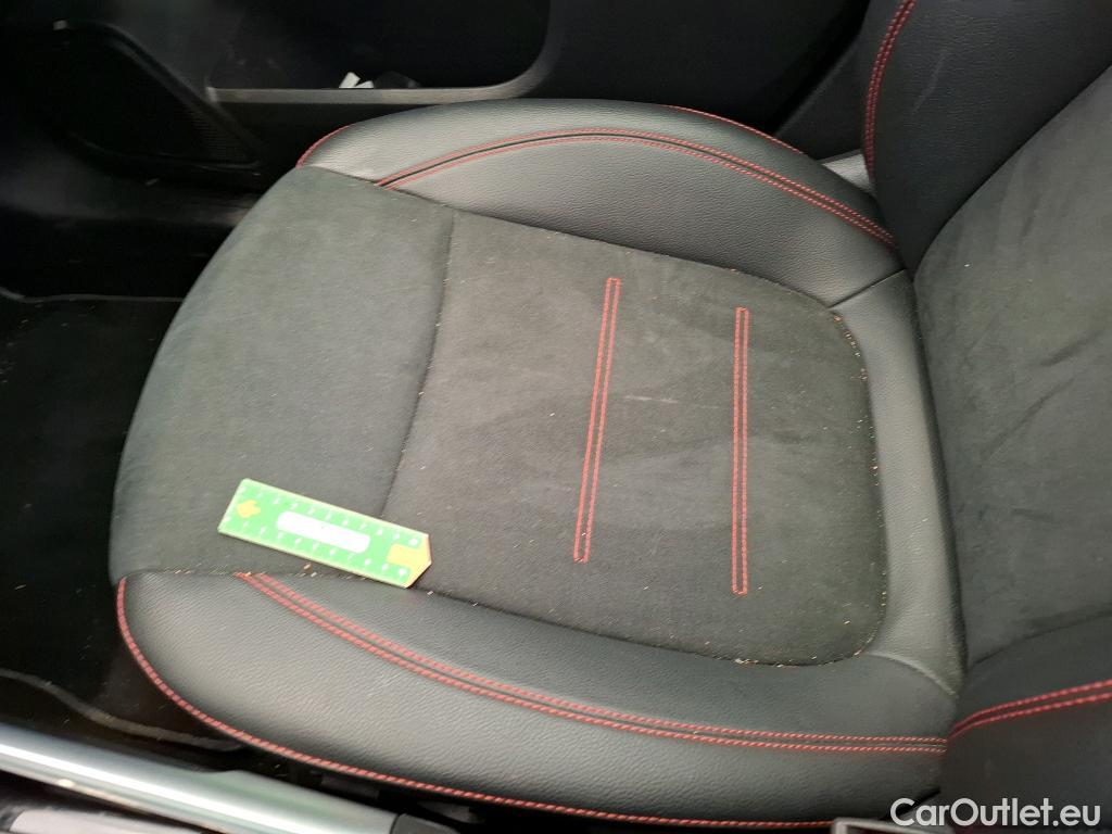  Mercedes  GLB MERCEDES-BENZ  / 2019 / 5P / SUV  200 d AMG Line #25