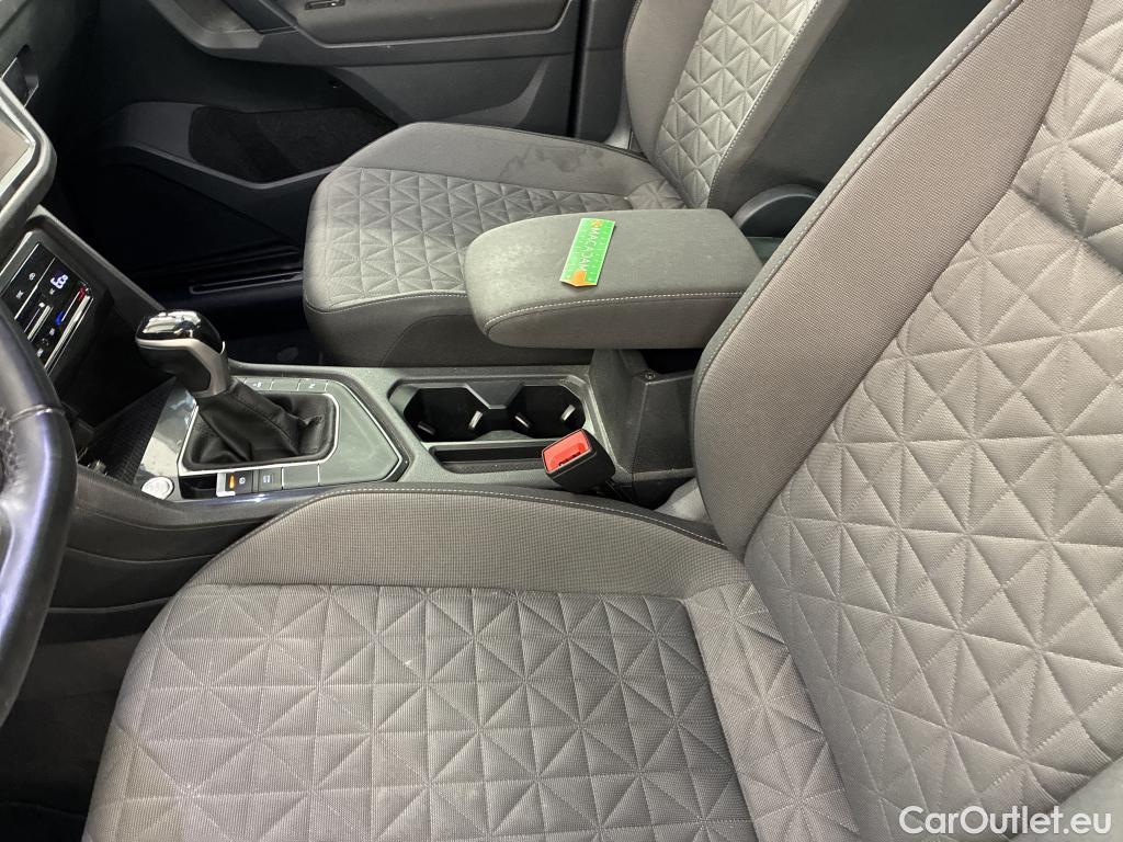  Volkswagen  Tiguan VOLKSWAGEN  / 2020 / 5P / SUV 1.4 eHybrid 245 DSG6 Life Business #9