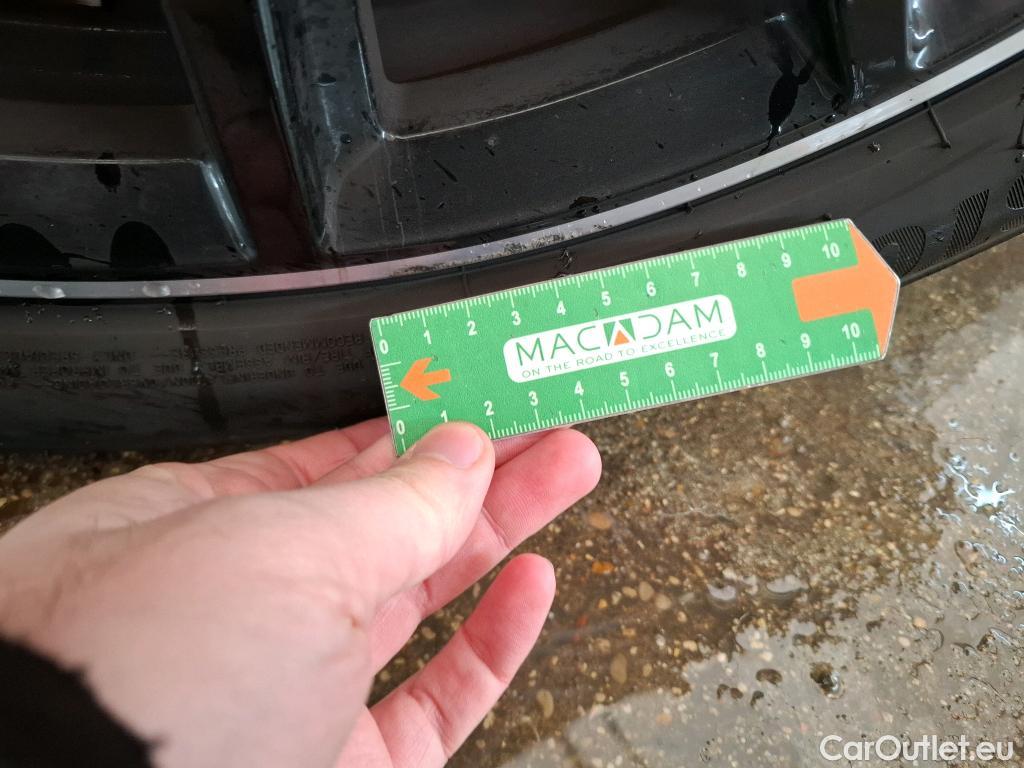  Mercedes  GLB MERCEDES-BENZ  / 2019 / 5P / SUV  200 d AMG Line #10