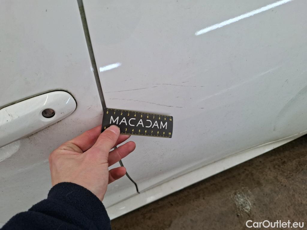  Toyota  Yaris TOYOTA  Hybride / 2019 / 5P / Berline Hybride 116h Dynamic Business Beyond Zer #34