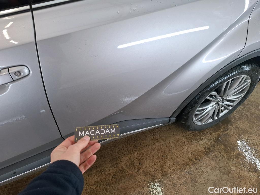  Toyota  C-HR TOYOTA  / 2016 / 5P / SUV 1.8 HYBRIDE 122 DISTINCTIVE #40