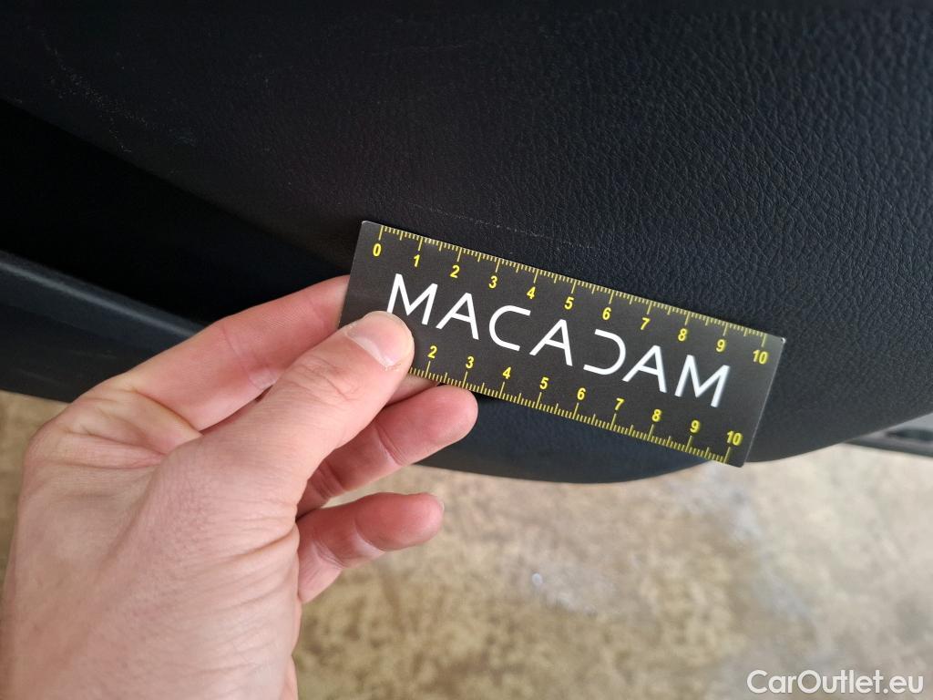  Toyota  C-HR TOYOTA  / 2016 / 5P / SUV 1.8 HYBRIDE 122 DISTINCTIVE #33