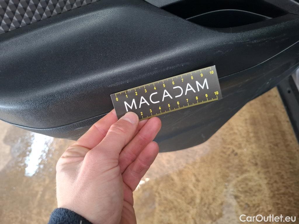  Toyota  C-HR TOYOTA  / 2016 / 5P / SUV 1.8 HYBRIDE 122 DISTINCTIVE #36