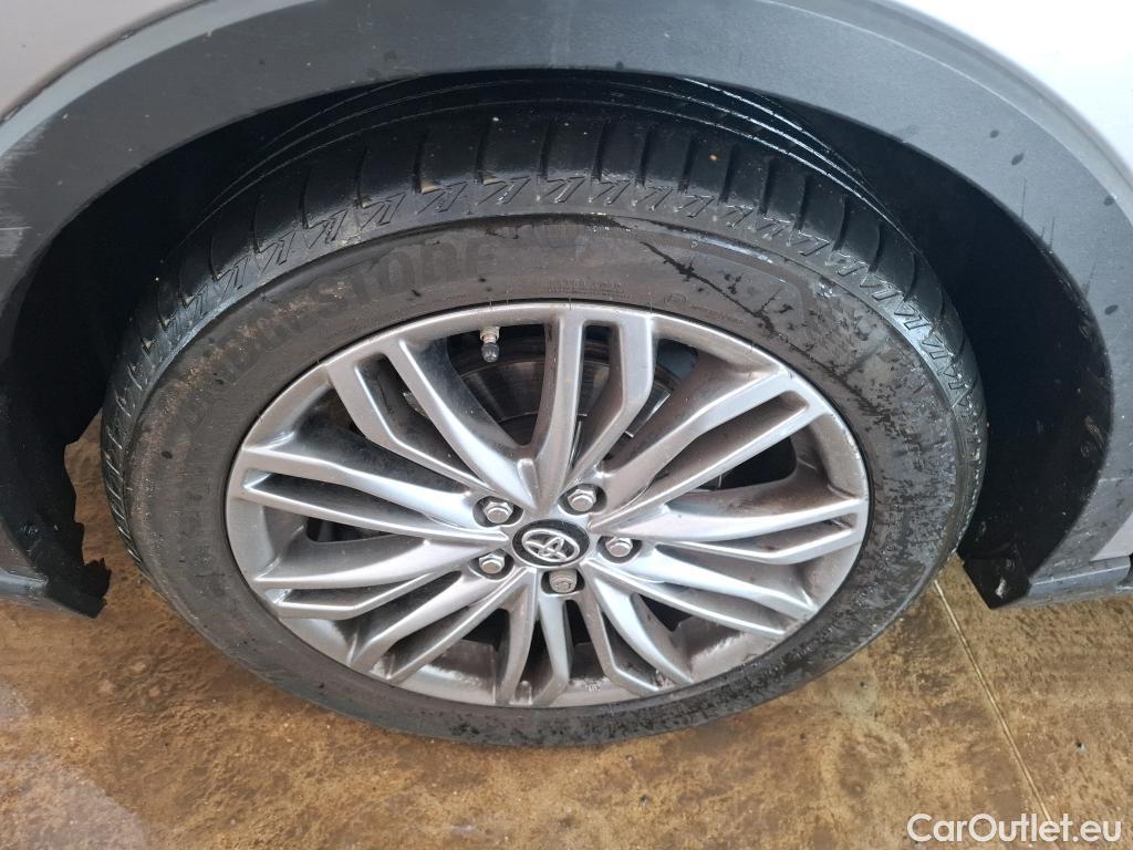  Toyota  C-HR TOYOTA  / 2016 / 5P / SUV 1.8 HYBRIDE 122 DISTINCTIVE #18