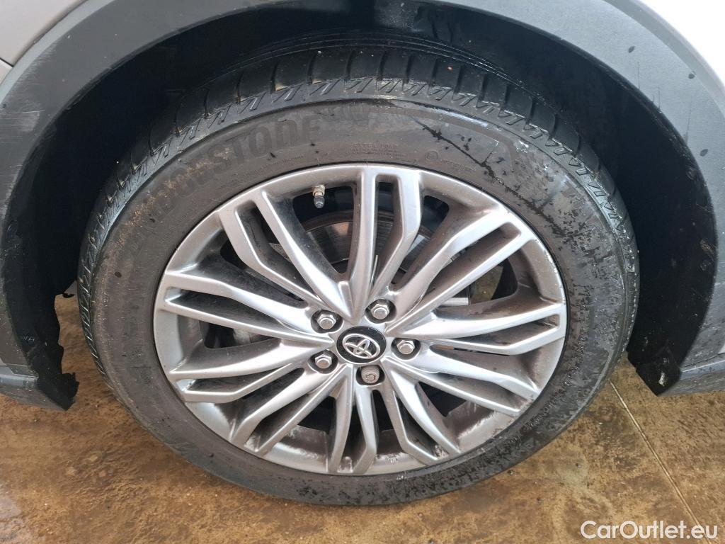  Toyota  C-HR TOYOTA  / 2016 / 5P / SUV 1.8 HYBRIDE 122 DISTINCTIVE #19