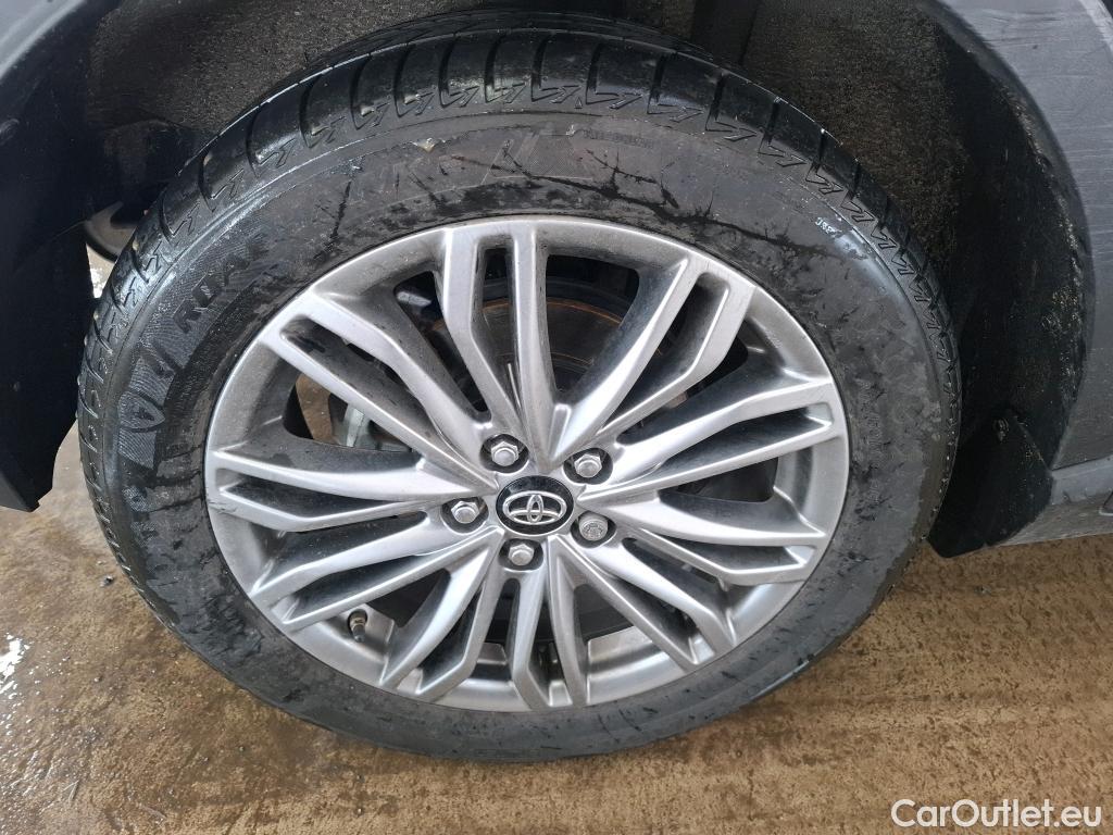  Toyota  C-HR TOYOTA  / 2016 / 5P / SUV 1.8 HYBRIDE 122 DISTINCTIVE #50