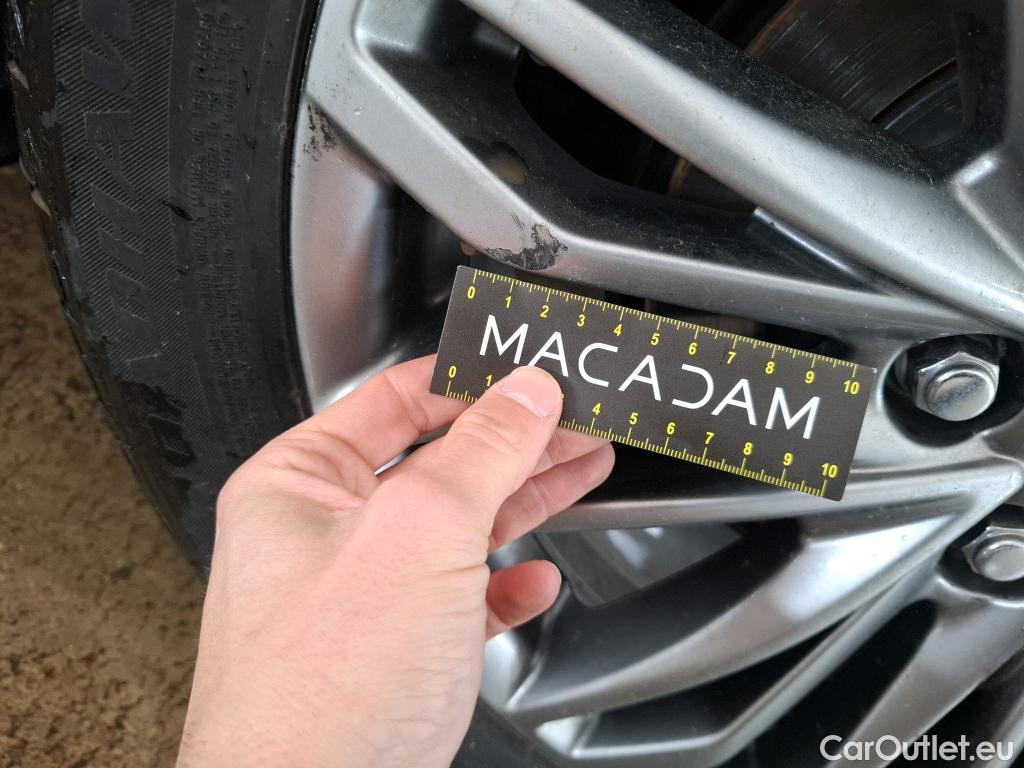  Toyota  C-HR TOYOTA  / 2016 / 5P / SUV 1.8 HYBRIDE 122 DISTINCTIVE #54