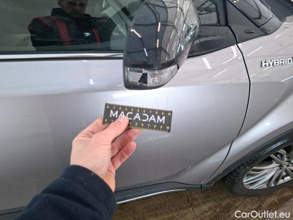  Toyota  C-HR TOYOTA  / 2016 / 5P / SUV 1.8 HYBRIDE 122 DISTINCTIVE #47