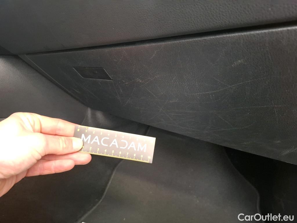  Toyota  C-HR TOYOTA  / 2016 / 5P / SUV 1.8 HYBRIDE 122 DISTINCTIVE #3