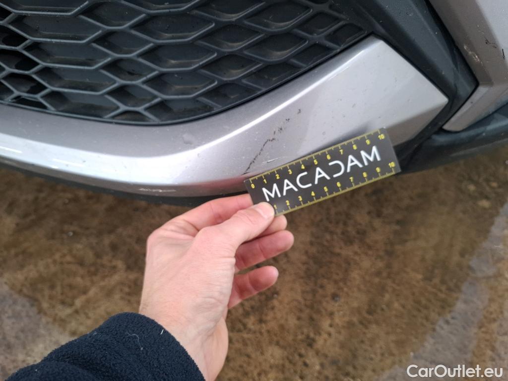  Toyota  C-HR TOYOTA  / 2016 / 5P / SUV 1.8 HYBRIDE 122 DISTINCTIVE #17