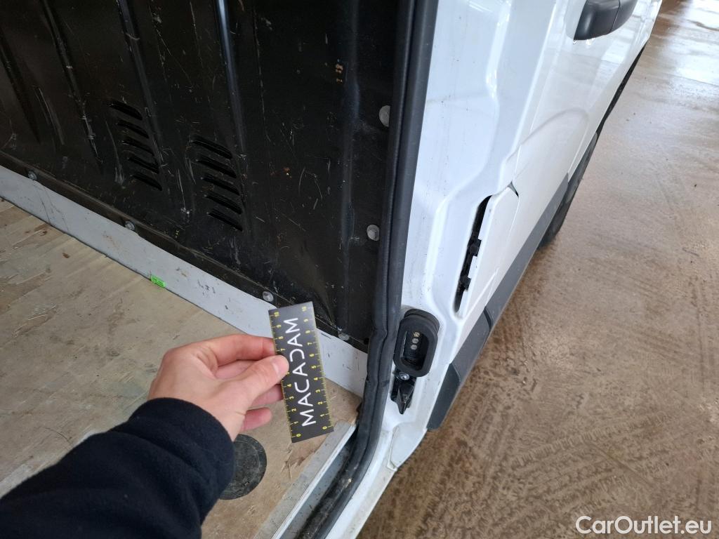  Renault  Master RENAULT  / 2019 / 4P / Fourgon tôlé FG Tr GCF F3500 L2H2 Blue dCi 145 EVIE #42