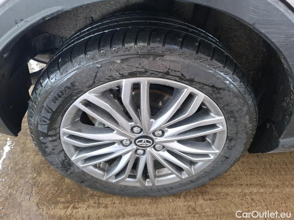  Toyota  C-HR TOYOTA  / 2016 / 5P / SUV 1.8 HYBRIDE 122 DISTINCTIVE #49