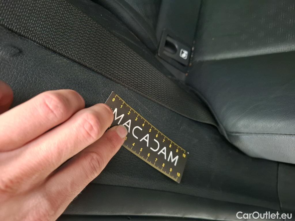  Toyota  C-HR TOYOTA  / 2016 / 5P / SUV 1.8 HYBRIDE 122 DISTINCTIVE #31