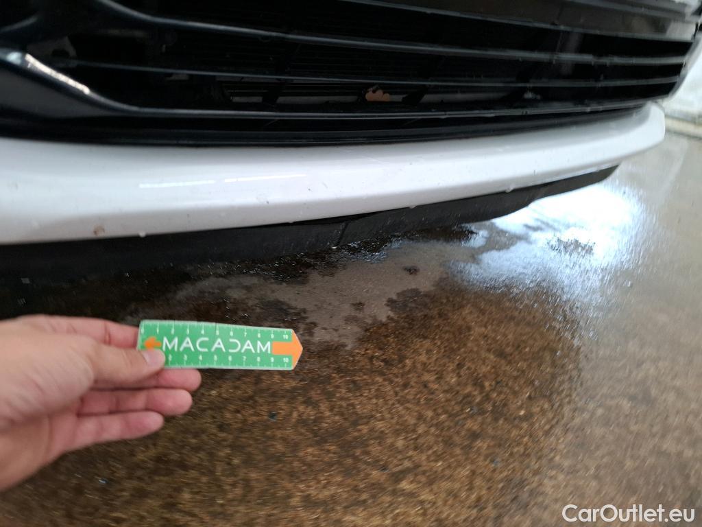  Toyota  Yaris TOYOTA  Hybride 5p Berline 1.5 VVT-I HYBRID France Business #8