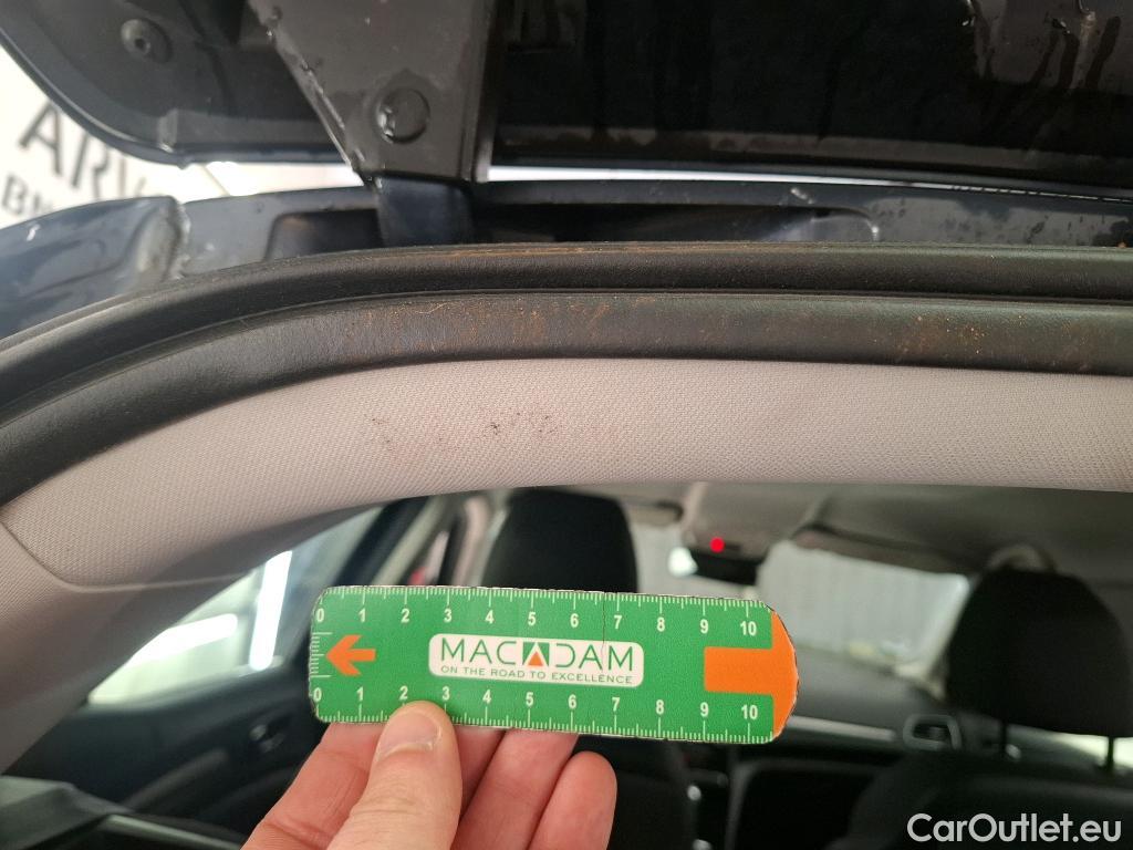  Renault  Megane  IV Berline 5pt. Business 1.5 dCi 115CV BVA7 E6d #31