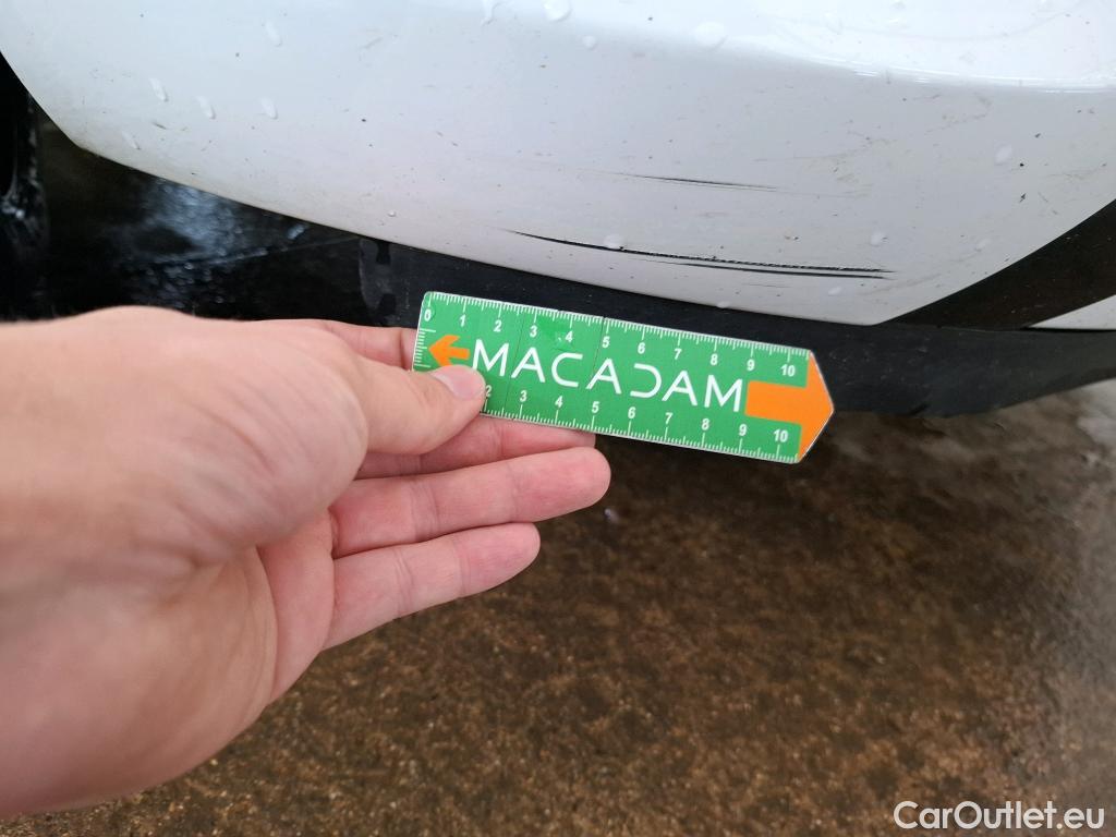  Toyota  Yaris TOYOTA  Hybride 5p Berline 1.5 VVT-I HYBRID France Business #5