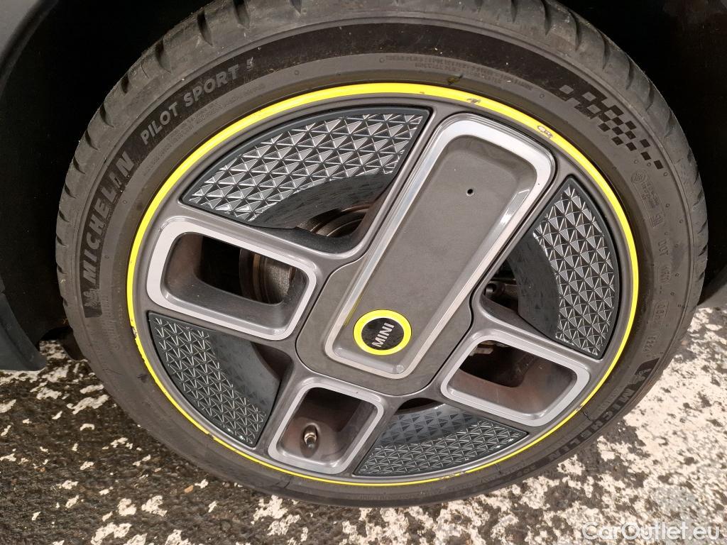  Mini  Cooper MINI Mini / 2014 / 3P / Berline  SE Finition Yours 184 ch BVA #42