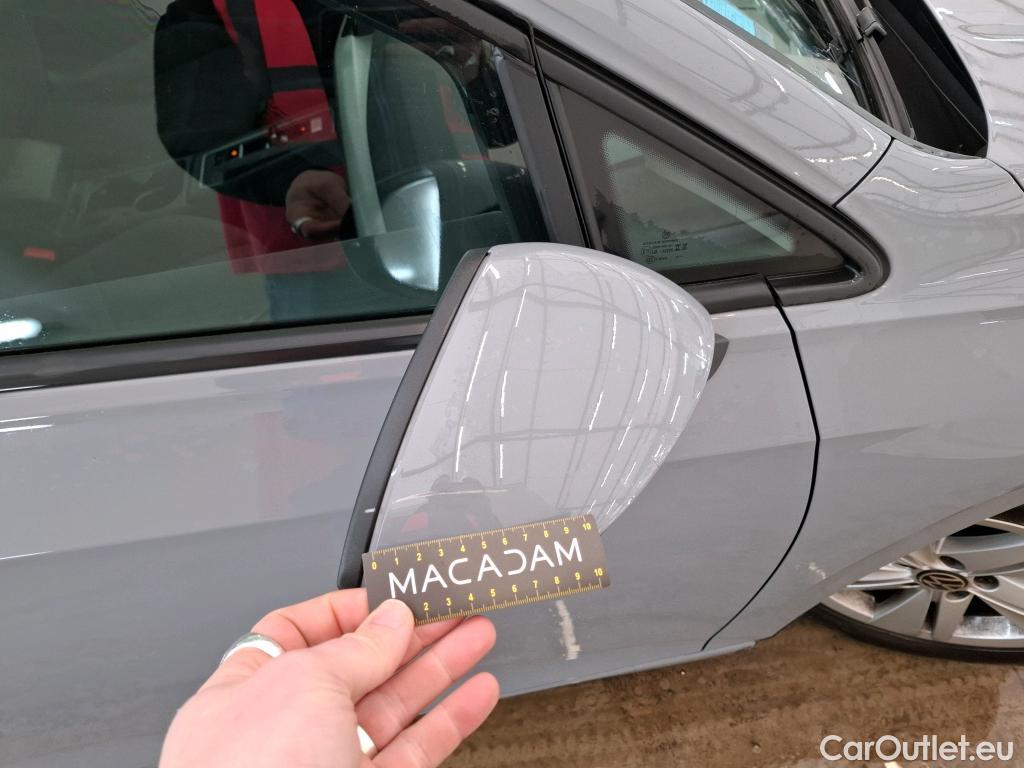  Volkswagen  Golf  VOLKSWAGEN / 2020 / 5P / Berline 1.0 eTSI OPF 110 DSG7 Life Business #20