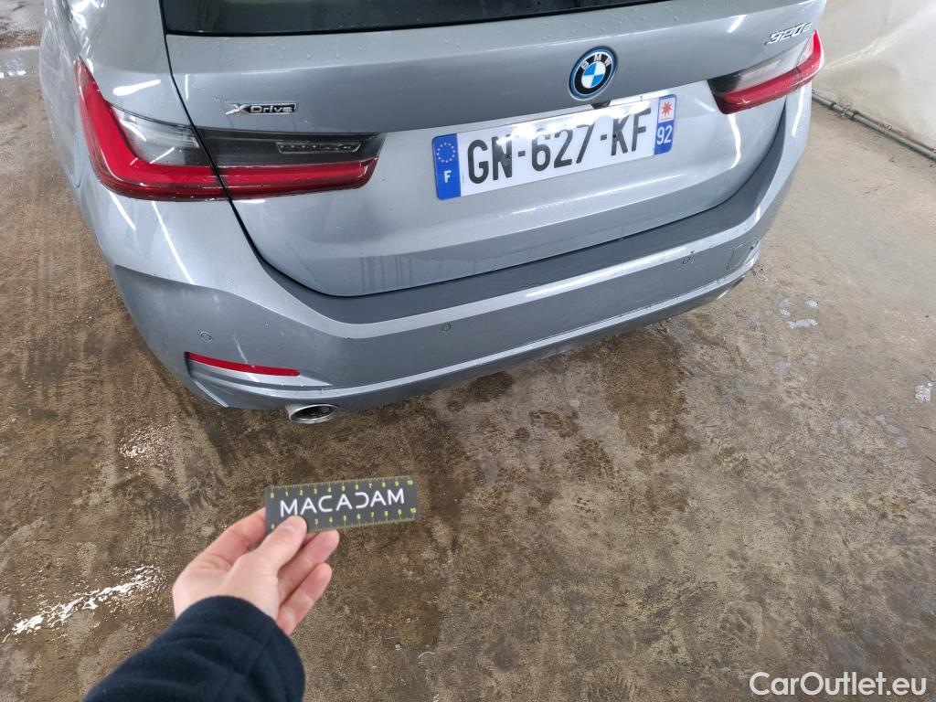  Bmw  Serie 3 BMW Série 3 Touring / 2022 / 5P / Break 320e xDrive 204 Busi Design BVA8 Hybride #1