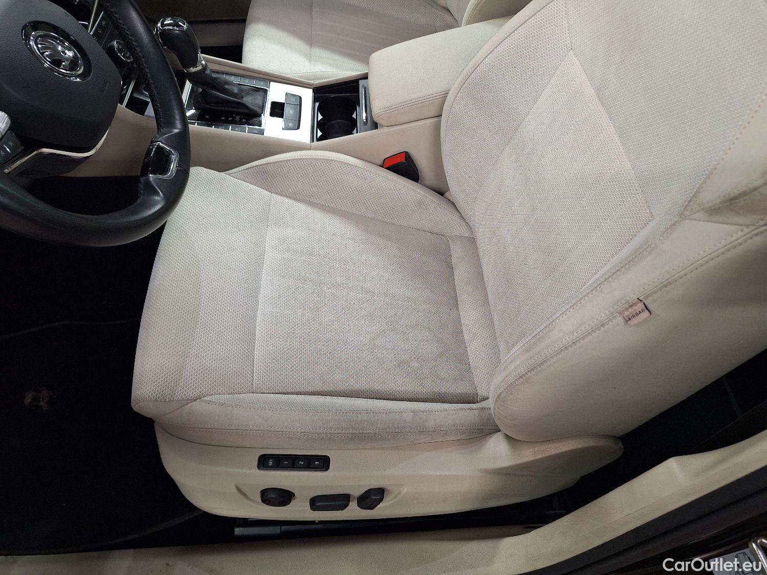  Skoda  Superb Skoda,  Combi FL'19, Skoda  Combi 1.4 TSI iV 160kW DSG6 Style 5d #31