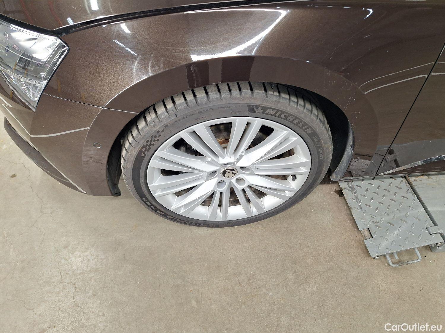  Skoda  Superb Skoda,  Combi FL'19, Skoda  Combi 1.4 TSI iV 160kW DSG6 Style 5d #44