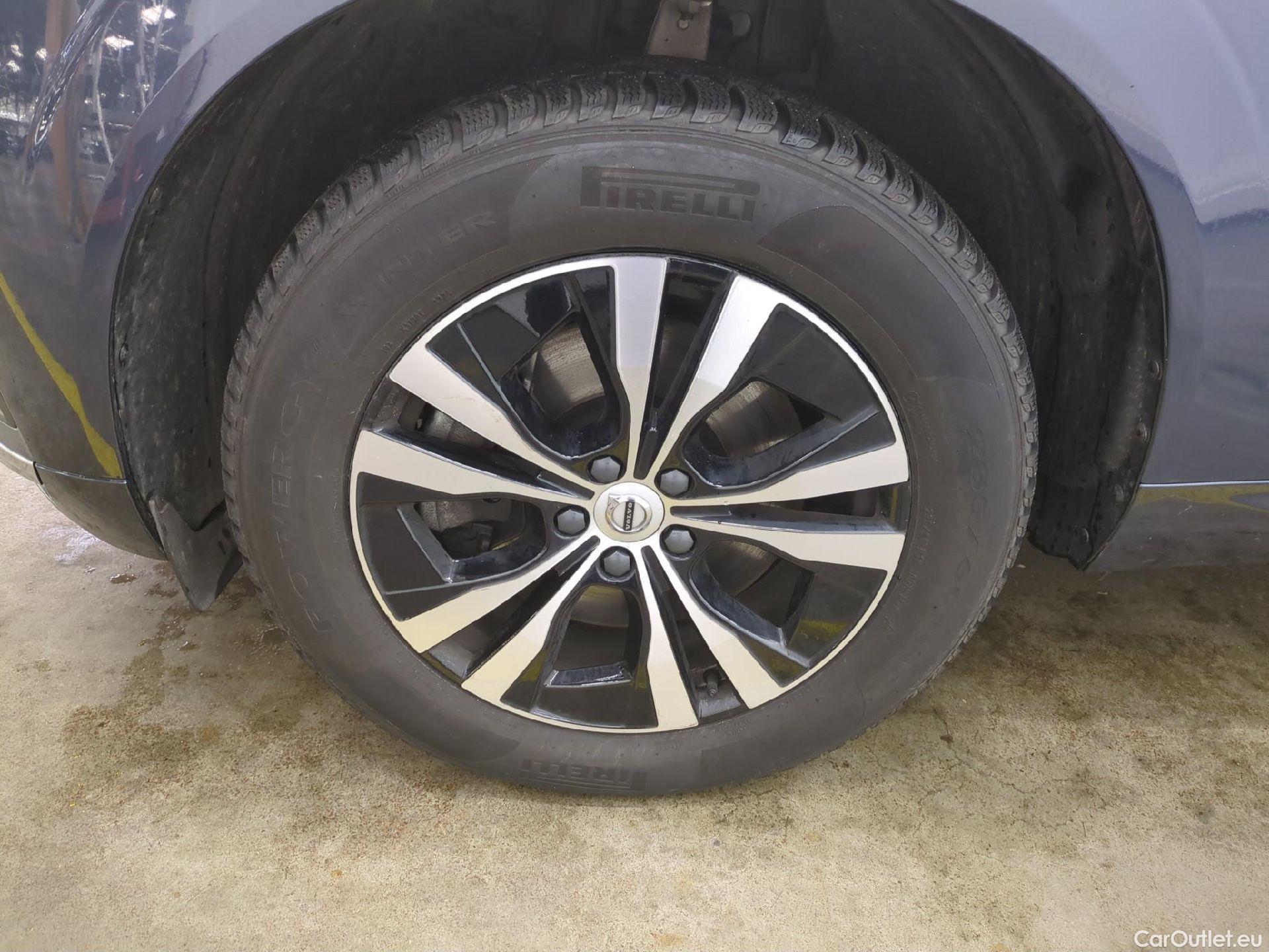  Volvo  XC60 VOLVO  / 2021 / 5P / SUV Recharge T6 350 Geartronic 8 Start #3