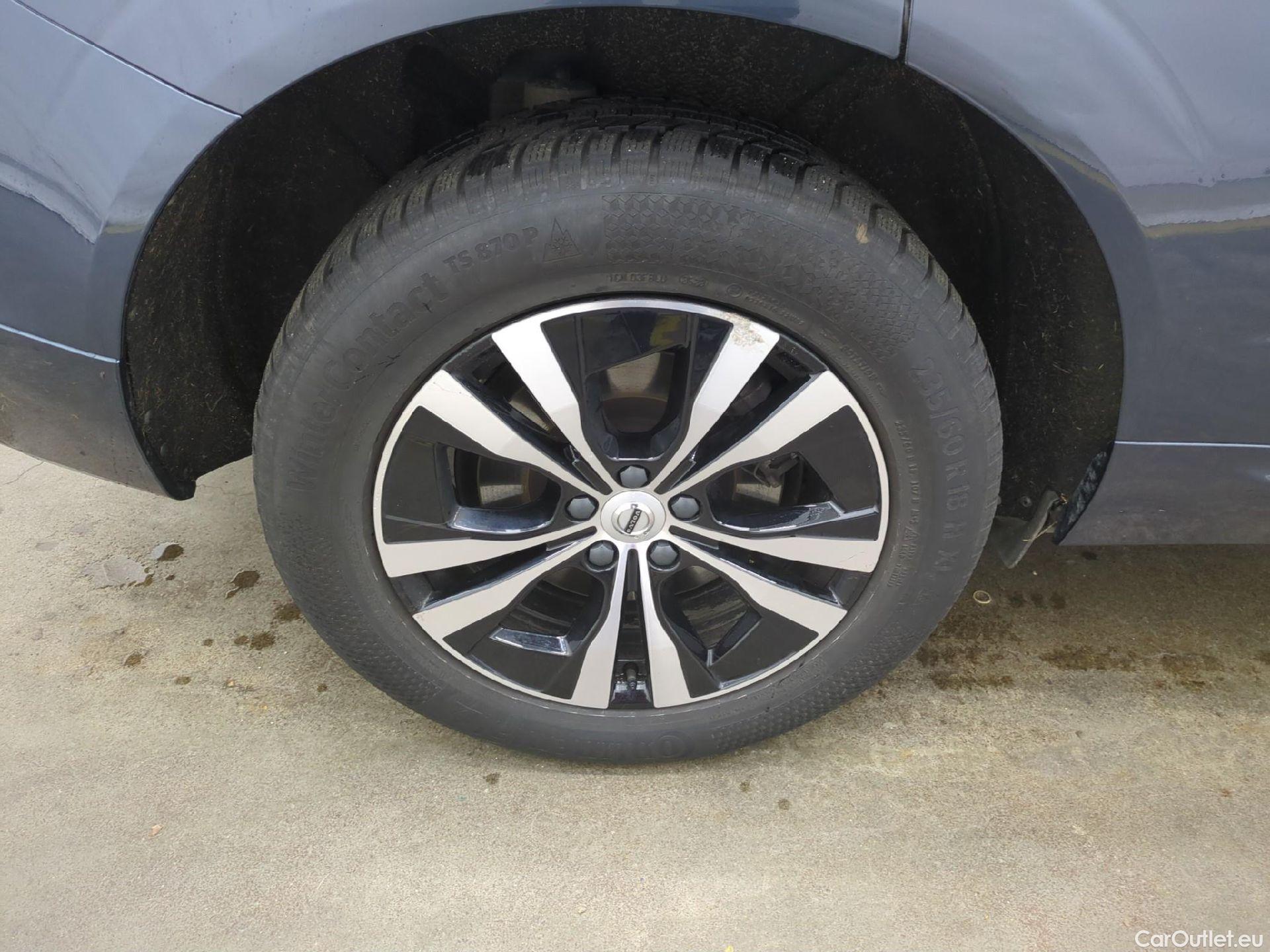  Volvo  XC60 VOLVO  / 2021 / 5P / SUV Recharge T6 350 Geartronic 8 Start #6