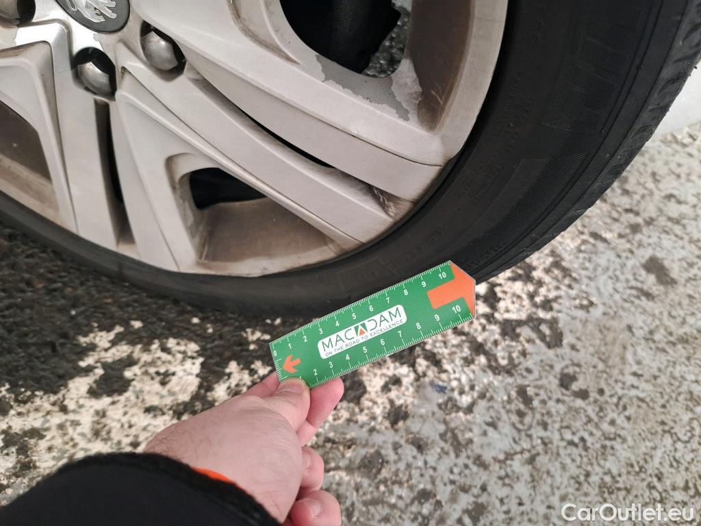  Peugeot  208  Allure Business 1.2 PureTech 110CV BVM6 E6dT #14