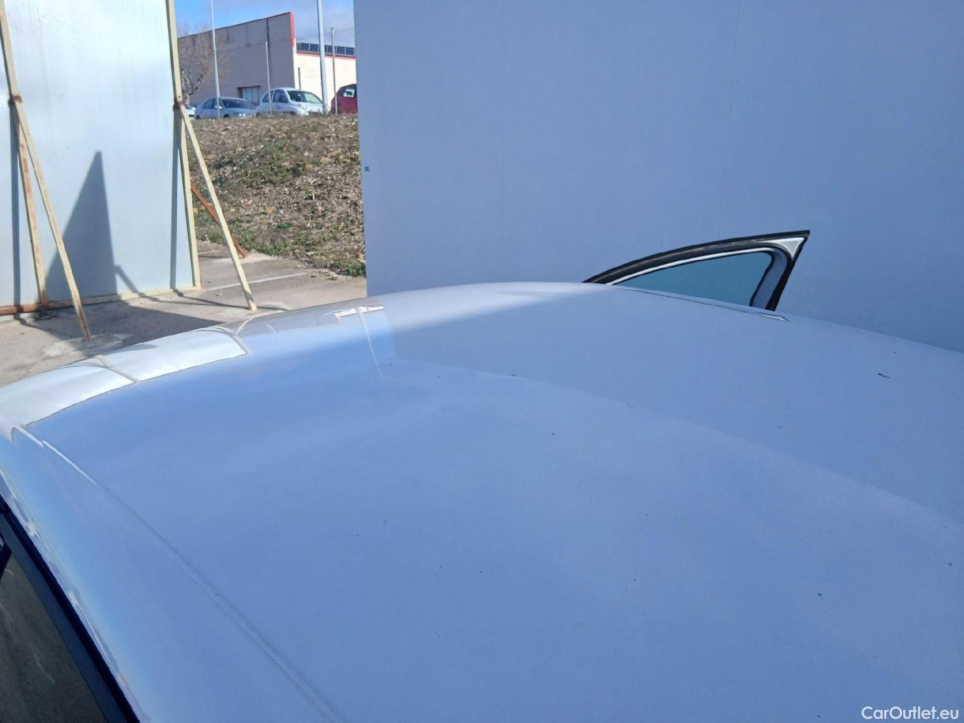  Land Rover  Discovery SEAT Nuevo León / 2020 / 5P / berlina con portón 2.0 TDI 85kW S&S Style Go (AC3) #28