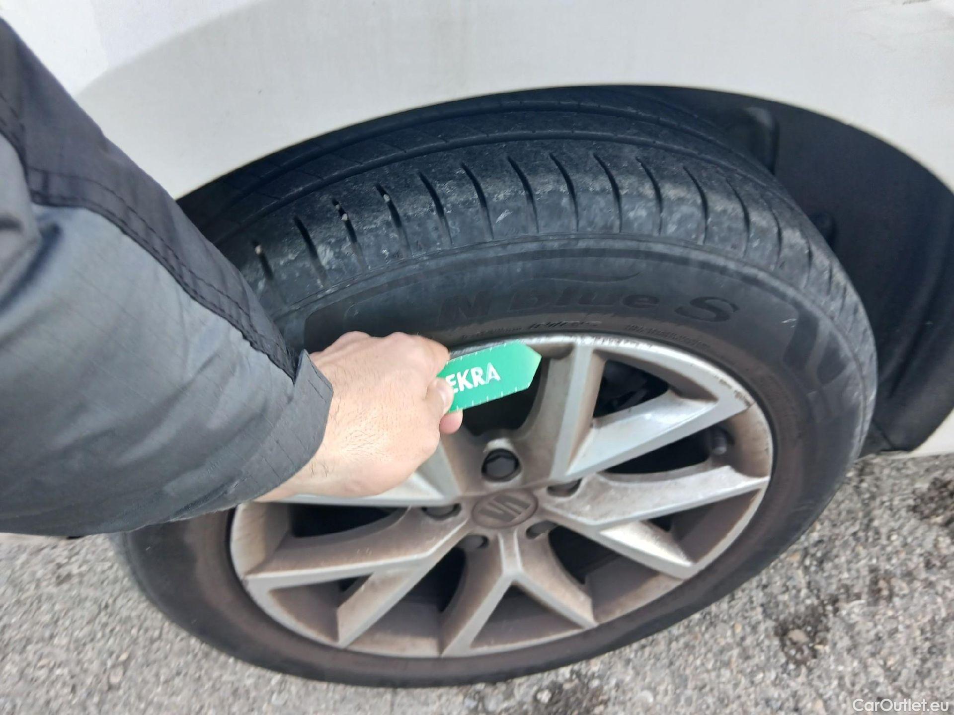  Land Rover  Discovery SEAT Nuevo León / 2020 / 5P / berlina con portón 2.0 TDI 85kW S&S Style Go (AC3) #14