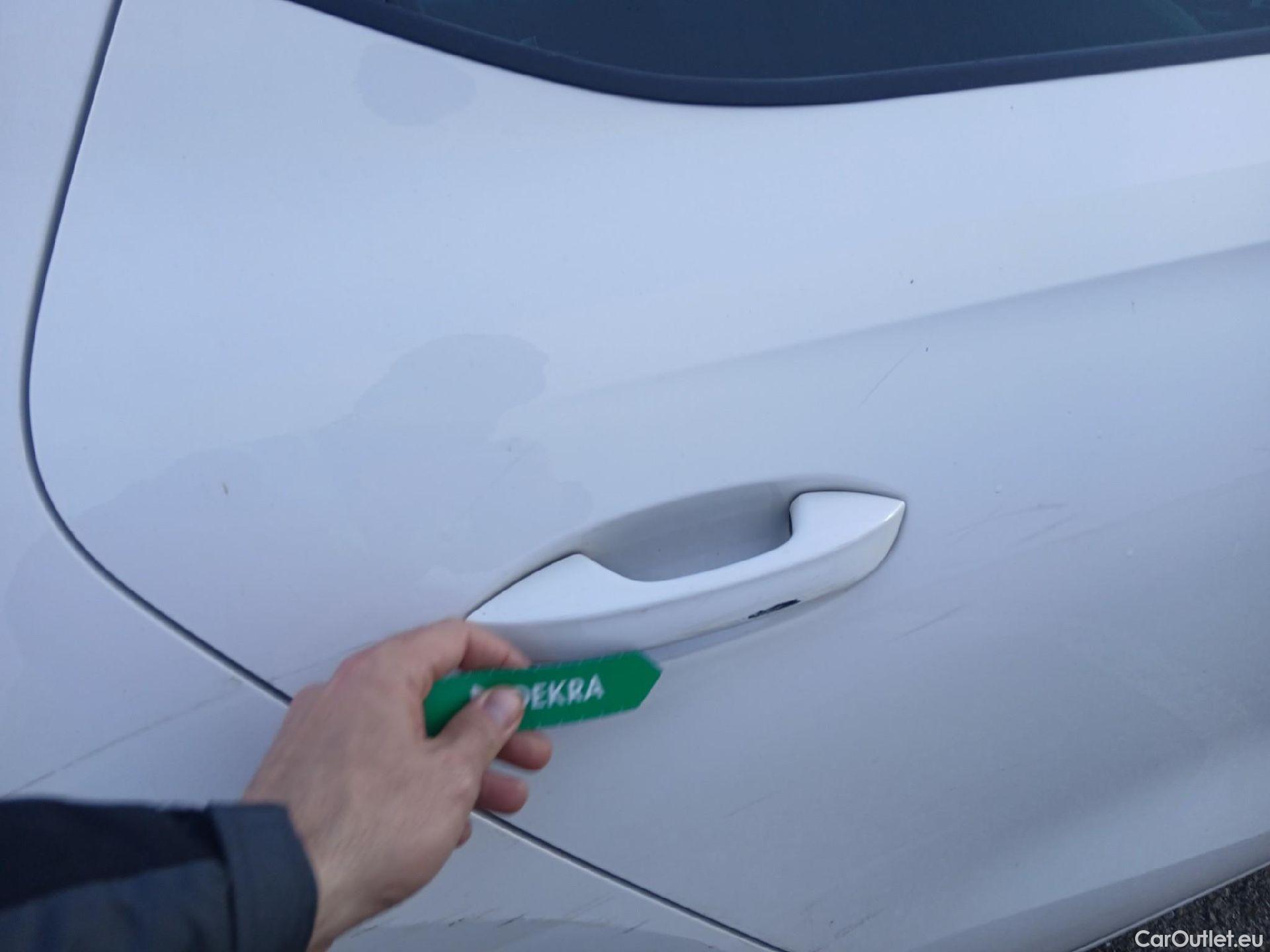  Land Rover  Discovery SEAT Nuevo León / 2020 / 5P / berlina con portón 2.0 TDI 85kW S&S Style Go (AC3) #18