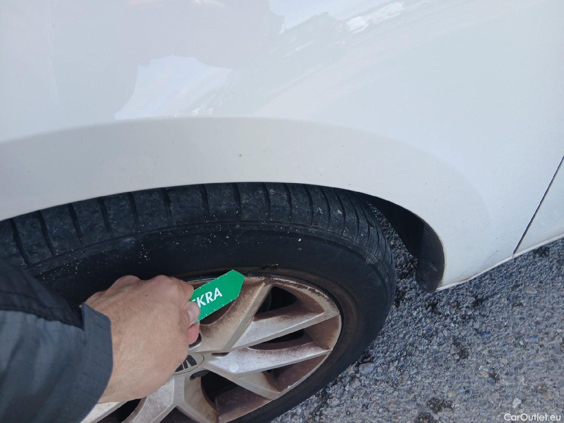  Land Rover  Discovery SEAT Nuevo León / 2020 / 5P / berlina con portón 2.0 TDI 85kW S&S Style Go (AC3) #5