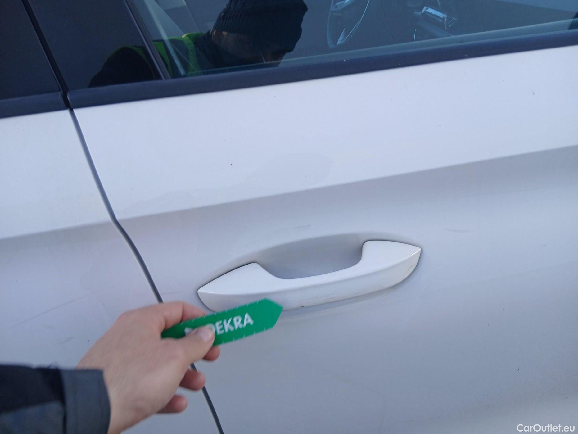  Land Rover  Discovery SEAT Nuevo León / 2020 / 5P / berlina con portón 2.0 TDI 85kW S&S Style Go (AC3) #19