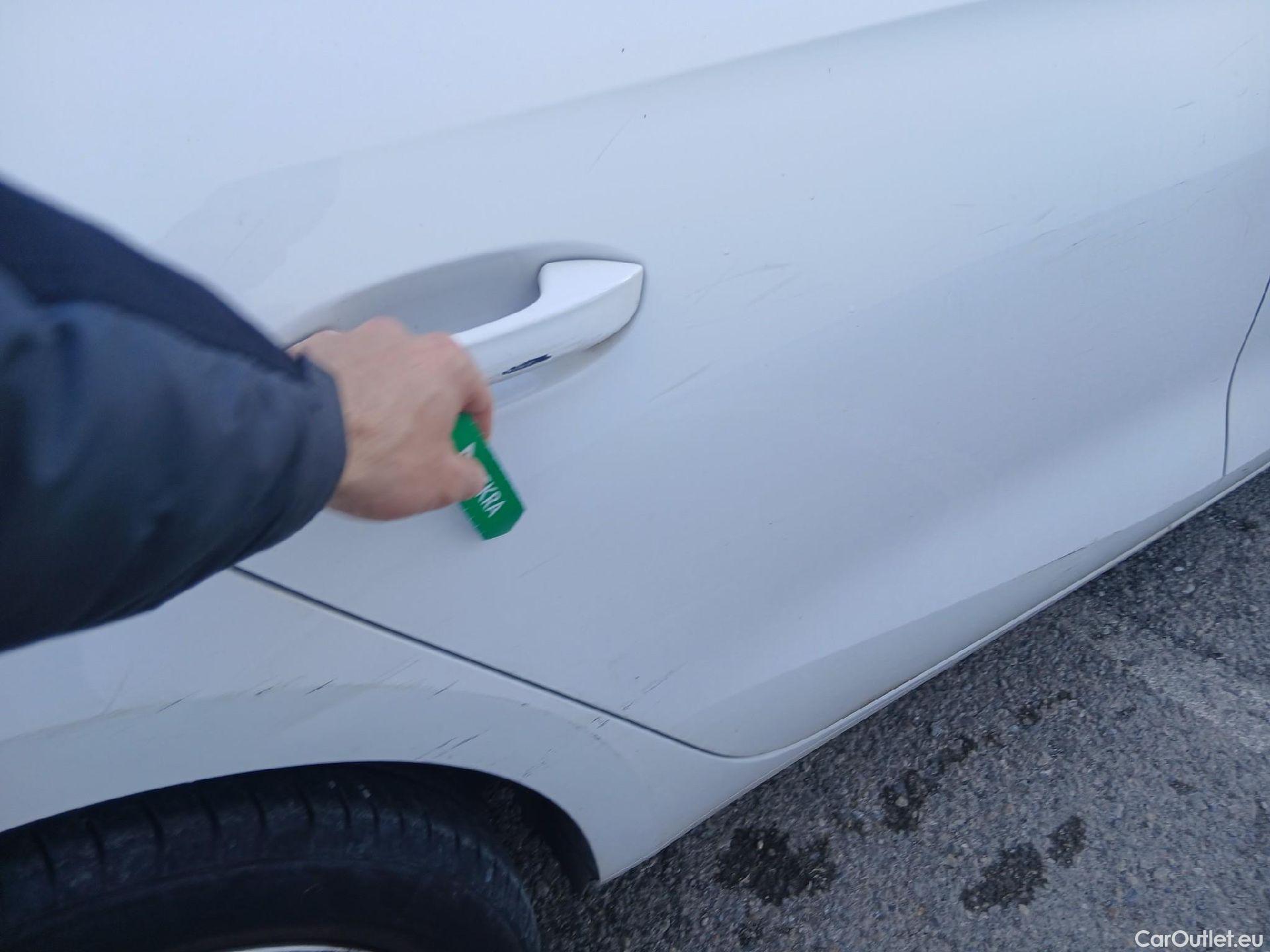  Land Rover  Discovery SEAT Nuevo León / 2020 / 5P / berlina con portón 2.0 TDI 85kW S&S Style Go (AC3) #16