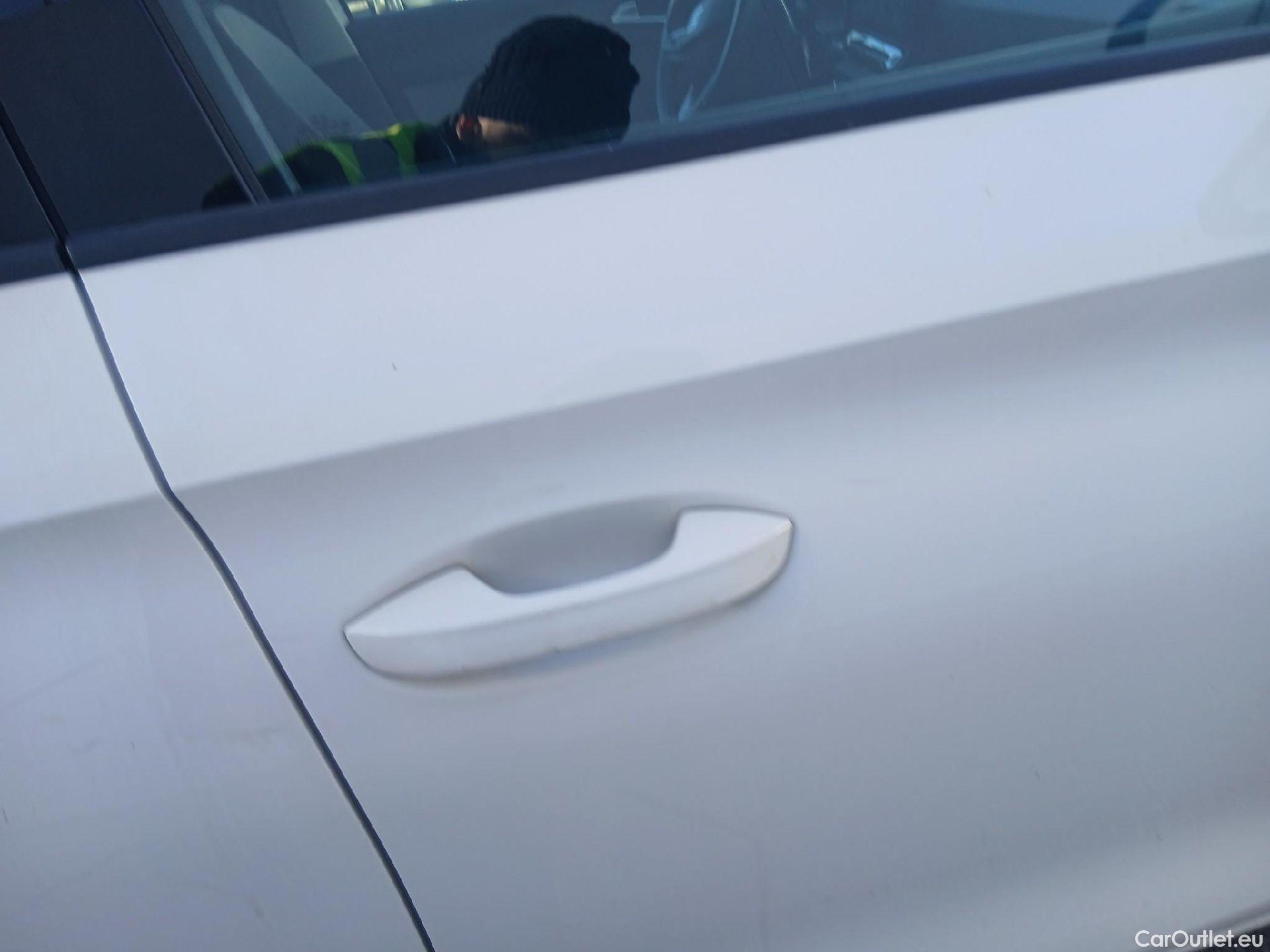  Land Rover  Discovery SEAT Nuevo León / 2020 / 5P / berlina con portón 2.0 TDI 85kW S&S Style Go (AC3) #20