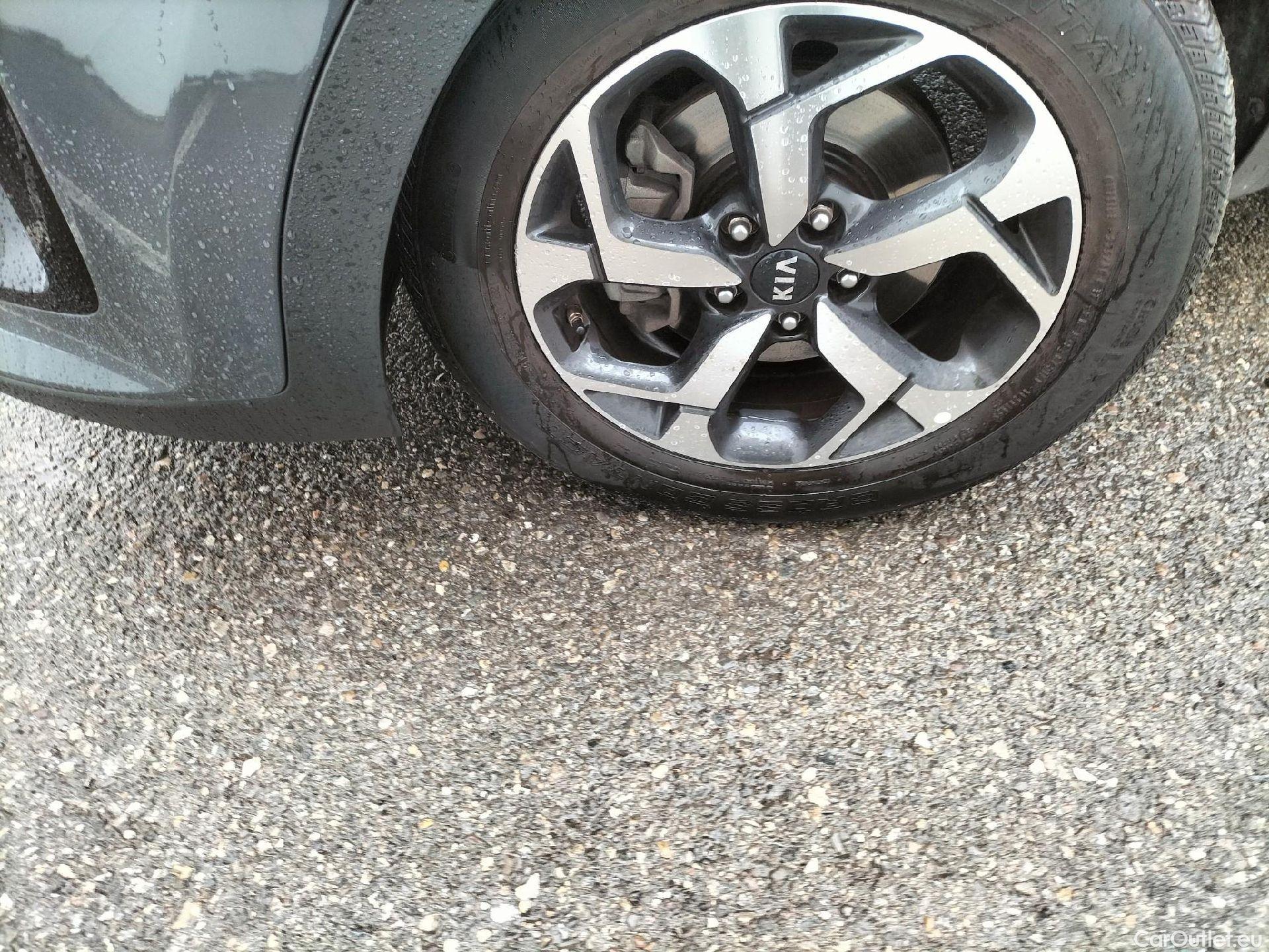  KIA  Sportage KIA  1.6MHEV Drive 100kW(136CV) 4x2(Crist Tintados) #4