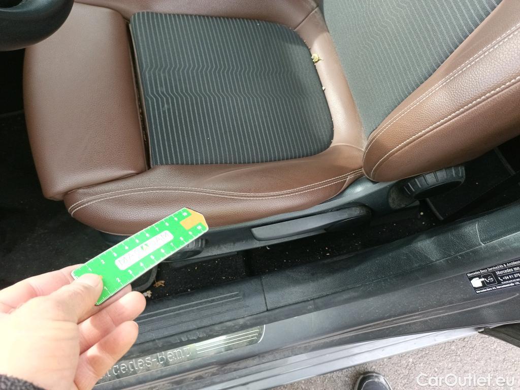  Mercedes  A-Klasse MERCEDES-BENZ Clase A / 2018 / 4P / sedán Sedán A 250 e #7