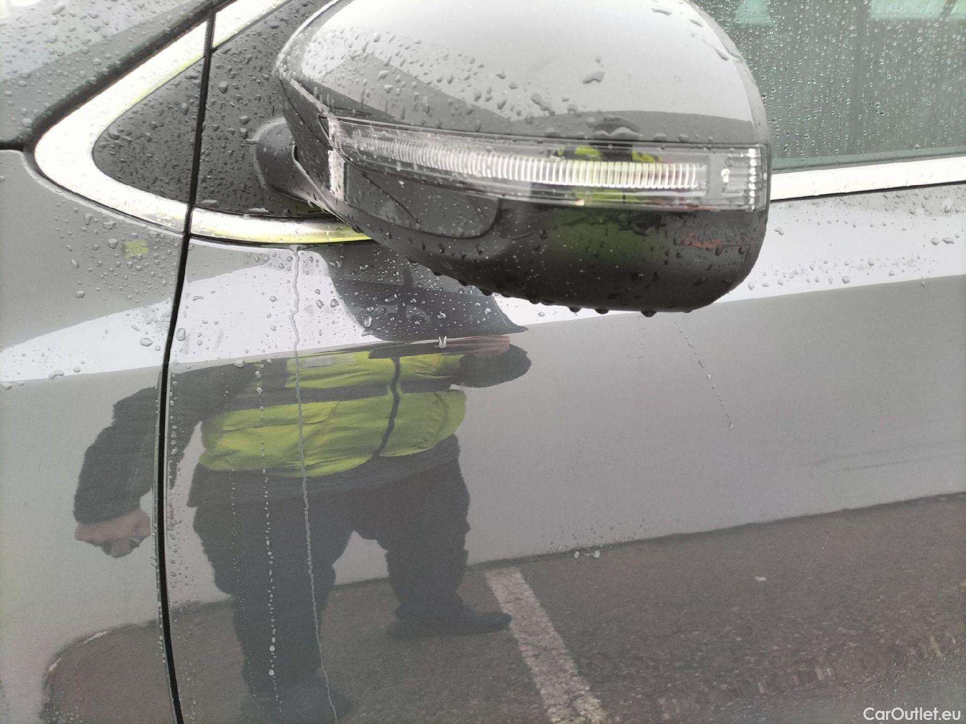  KIA  Sportage KIA  1.6MHEV Drive 100kW(136CV) 4x2(Crist Tintados) #8