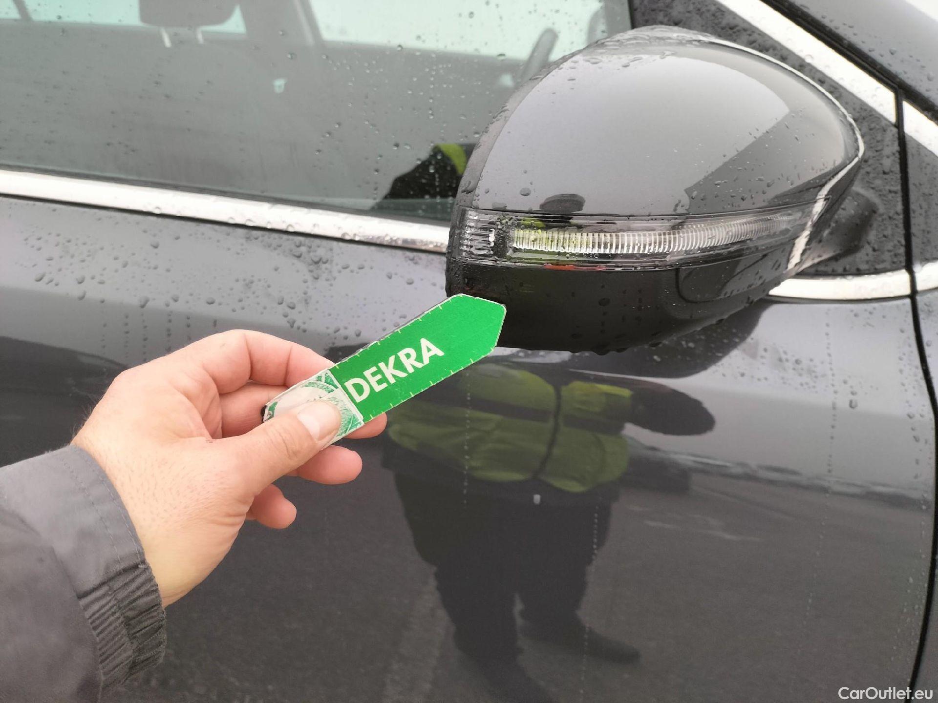  KIA  Sportage KIA  1.6MHEV Drive 100kW(136CV) 4x2(Crist Tintados) #27