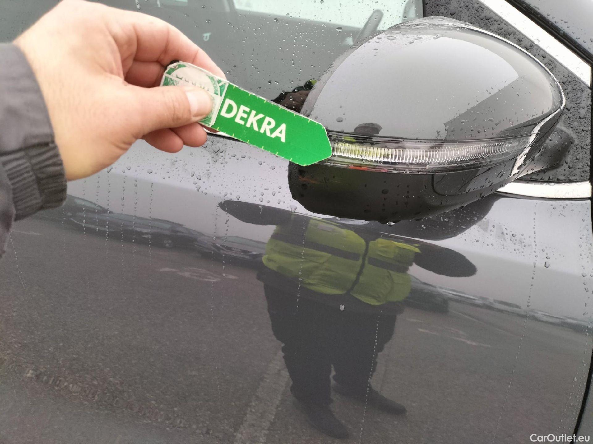  KIA  Sportage KIA  1.6MHEV Drive 100kW(136CV) 4x2(Crist Tintados) #26