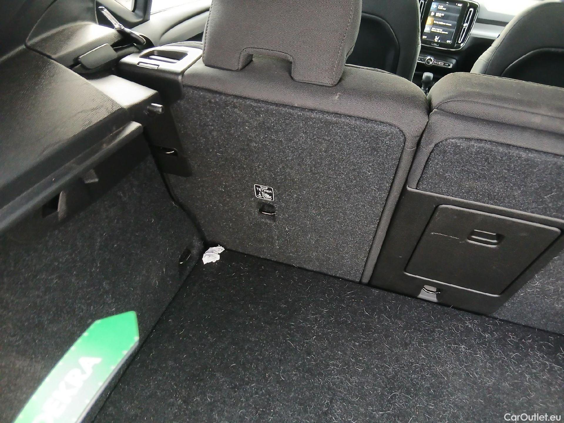  Volvo  XC 40 VOLVO XC40 / 2017 / 5P / todoterreno 1.5 T3 Momentum Pro #9