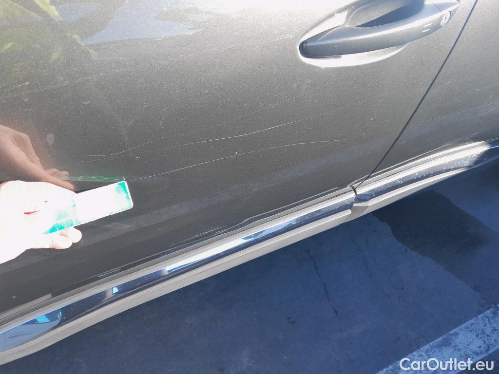  Peugeot  3008 PEUGEOT  Hybrid / 2016 / 5P / todoterreno 225 e-EAT8 Allure #4